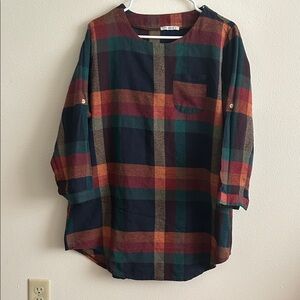 Callabie Women's Multi Color Plaid Roll Tab Pockets Tunic Shirt..XL